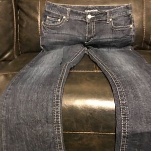 Maurice’s dark washed short jeans